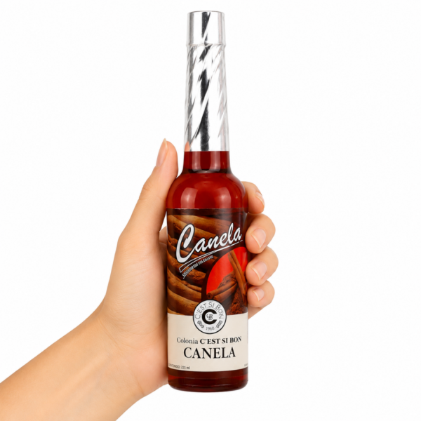 Colonia de Canela C'EST SI BON 221 ml con un aroma cálido, especiado y reconfortante. Ideal para aportar frescor, bienestar y energía en tu rutina diaria.